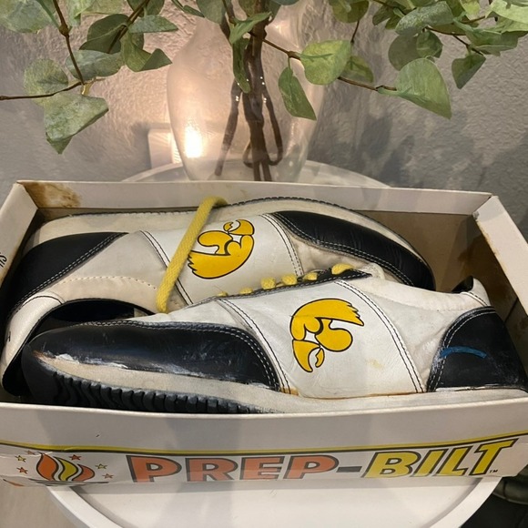 Vintage 80s Iowa Hawkeyes Prep-Bilt Sneakers in Box Tigerhawk Logo Men's Size 8 - Picture 10 of 10